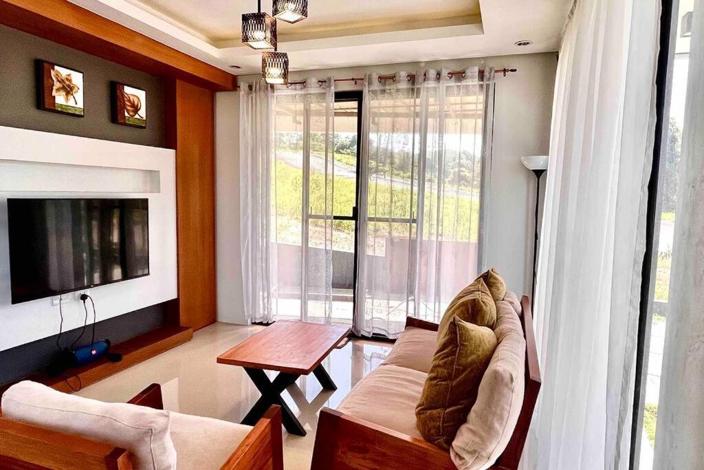 Overlooking Staycation At Sandari Batulao Tagaytay City Luaran gambar